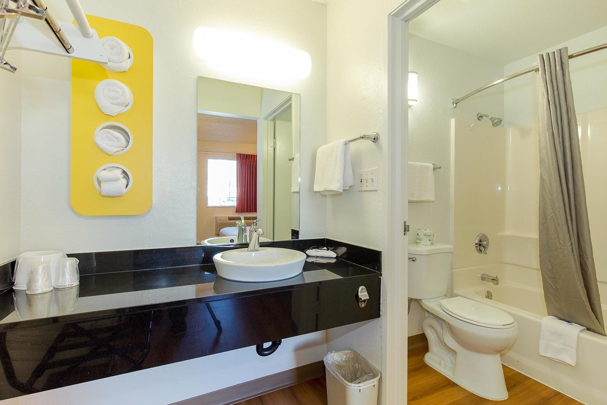 Motel 6 Hayward, Ca- Silicon Valley Gateway ภายนอก รูปภาพ
