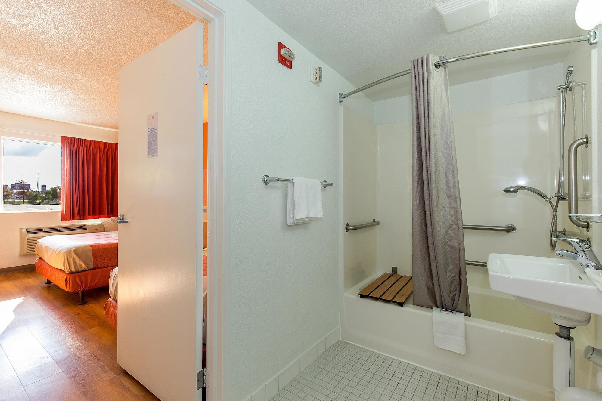 Motel 6 Hayward, Ca- Silicon Valley Gateway ภายนอก รูปภาพ
