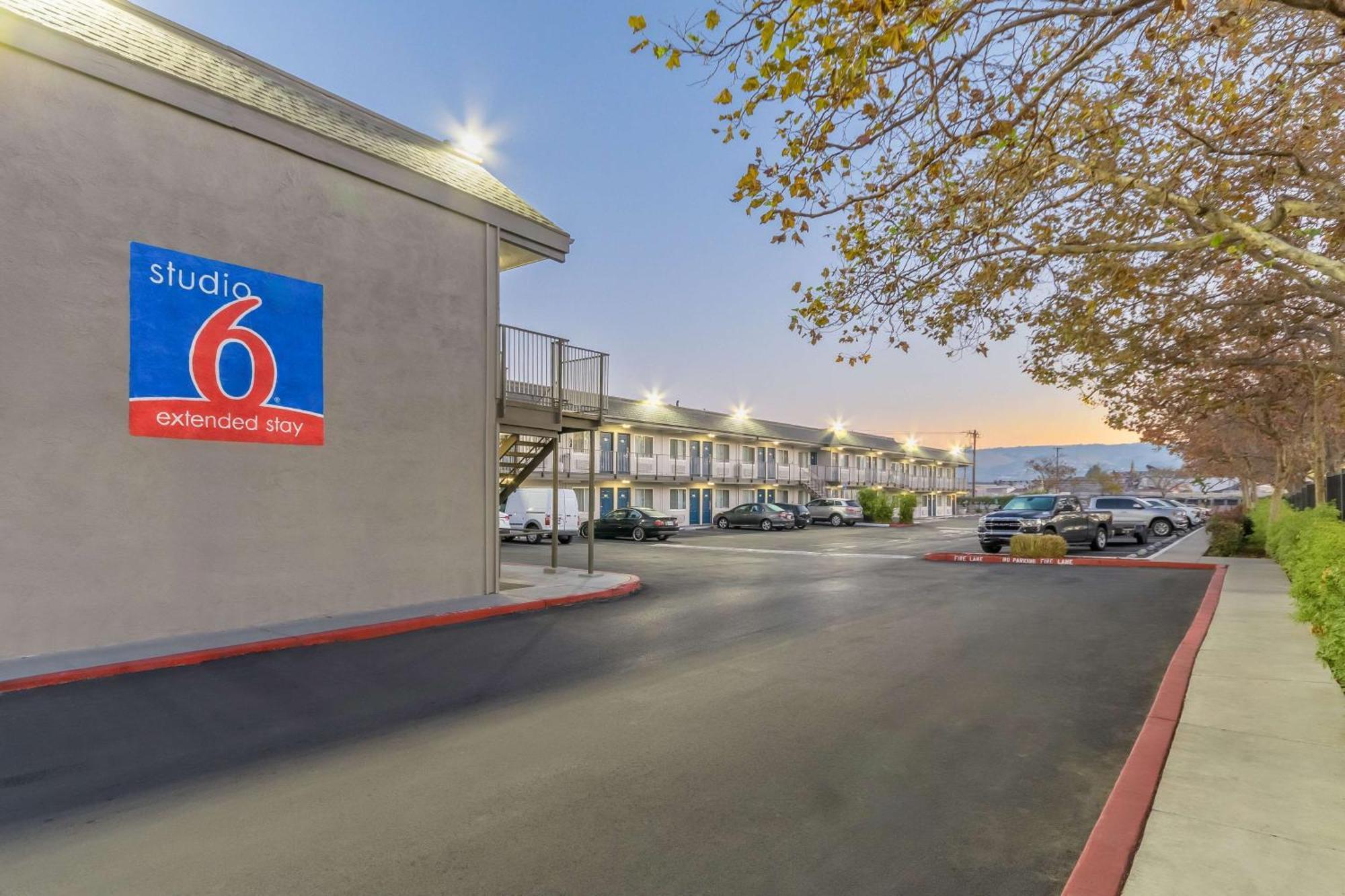 Motel 6 Hayward, Ca- Silicon Valley Gateway ภายนอก รูปภาพ